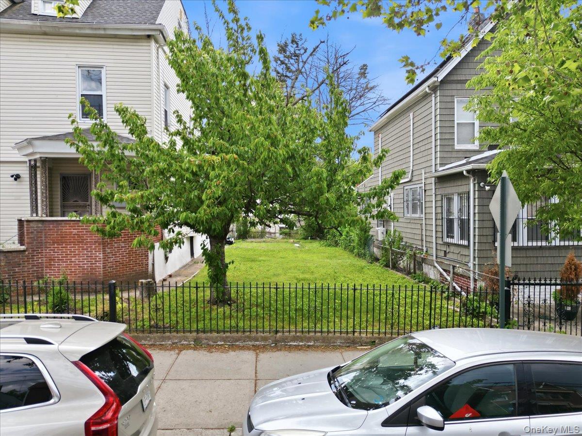 844-48 E 215th Street
