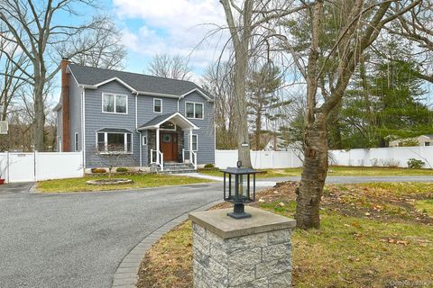 Photo of 2457 New York Avenue, Melville, NY 11747 (MLS # 971672)