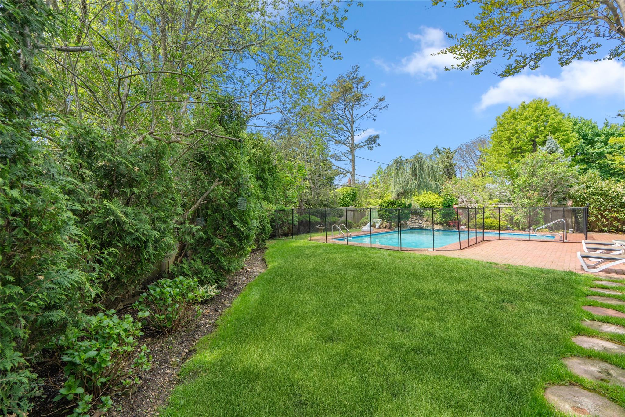 110 Cayuga Place, Jericho, New York image 30