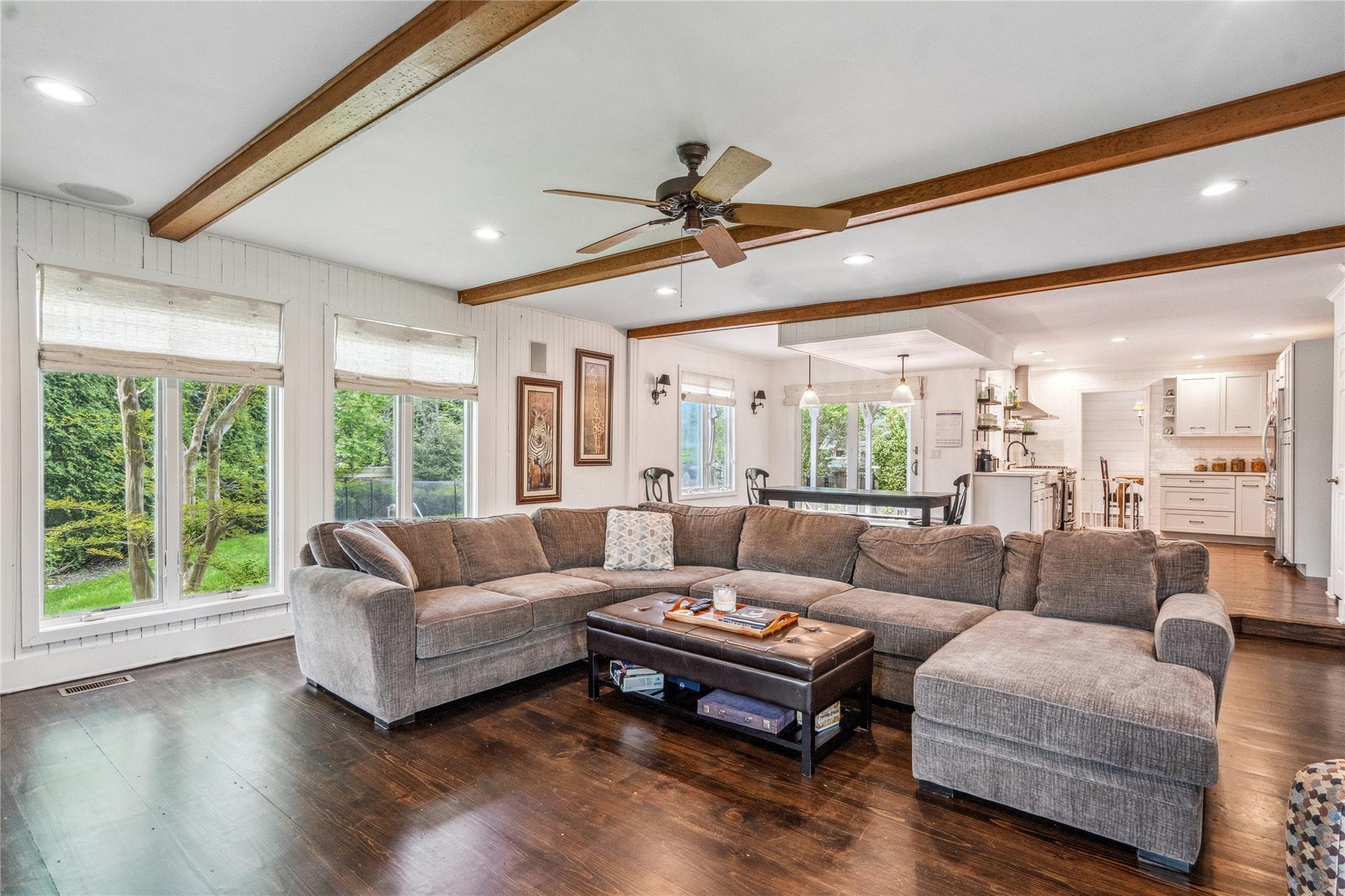 110 Cayuga Place, Jericho, New York image 11