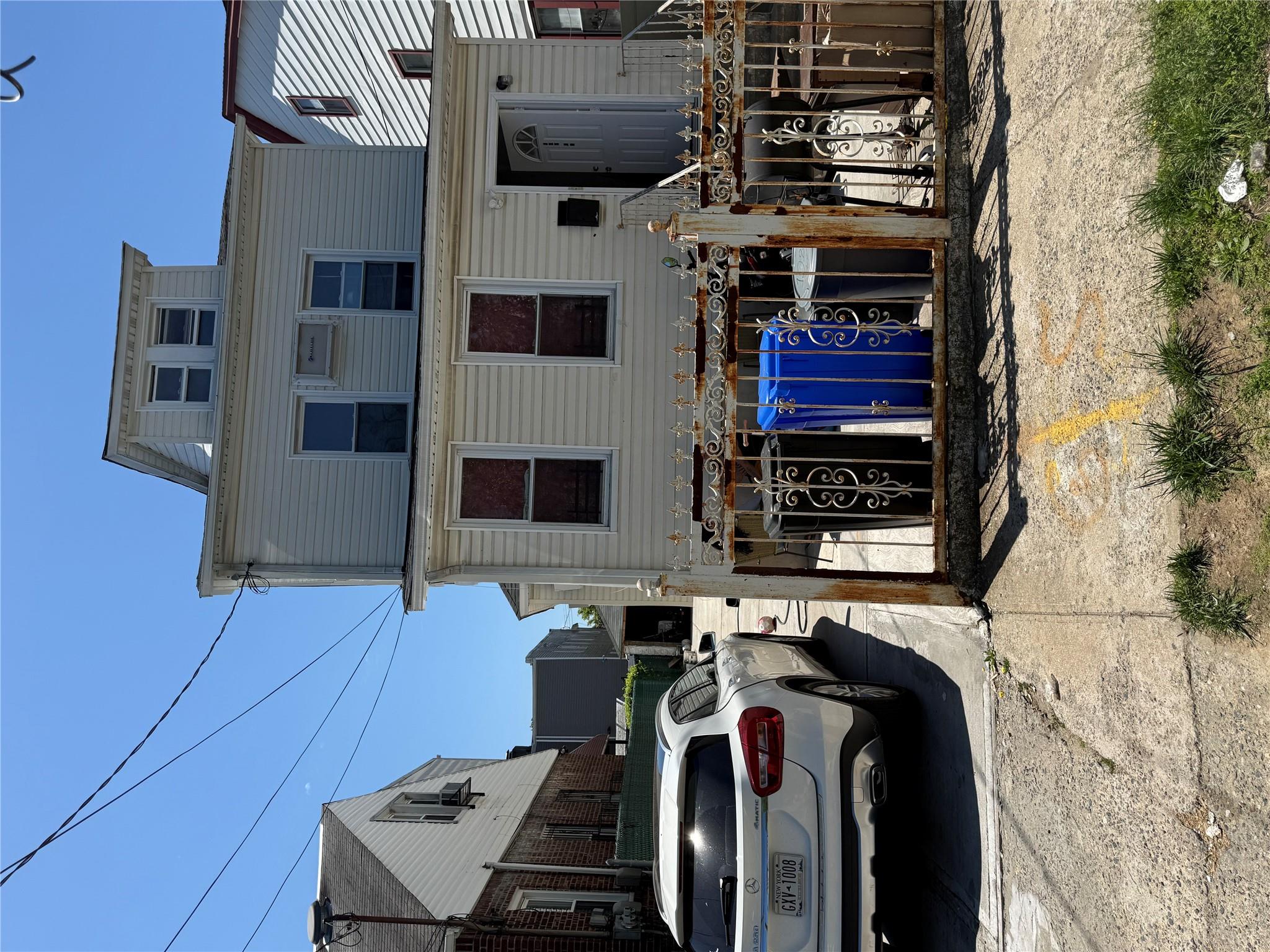 174 Street, Jamaica, Queens, NY - 9 Bedrooms  
5 Bathrooms - 