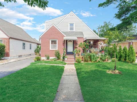 Homes For Sale - 1517 Falmouth Avenue<br/> New Hyde Park, NY 11040