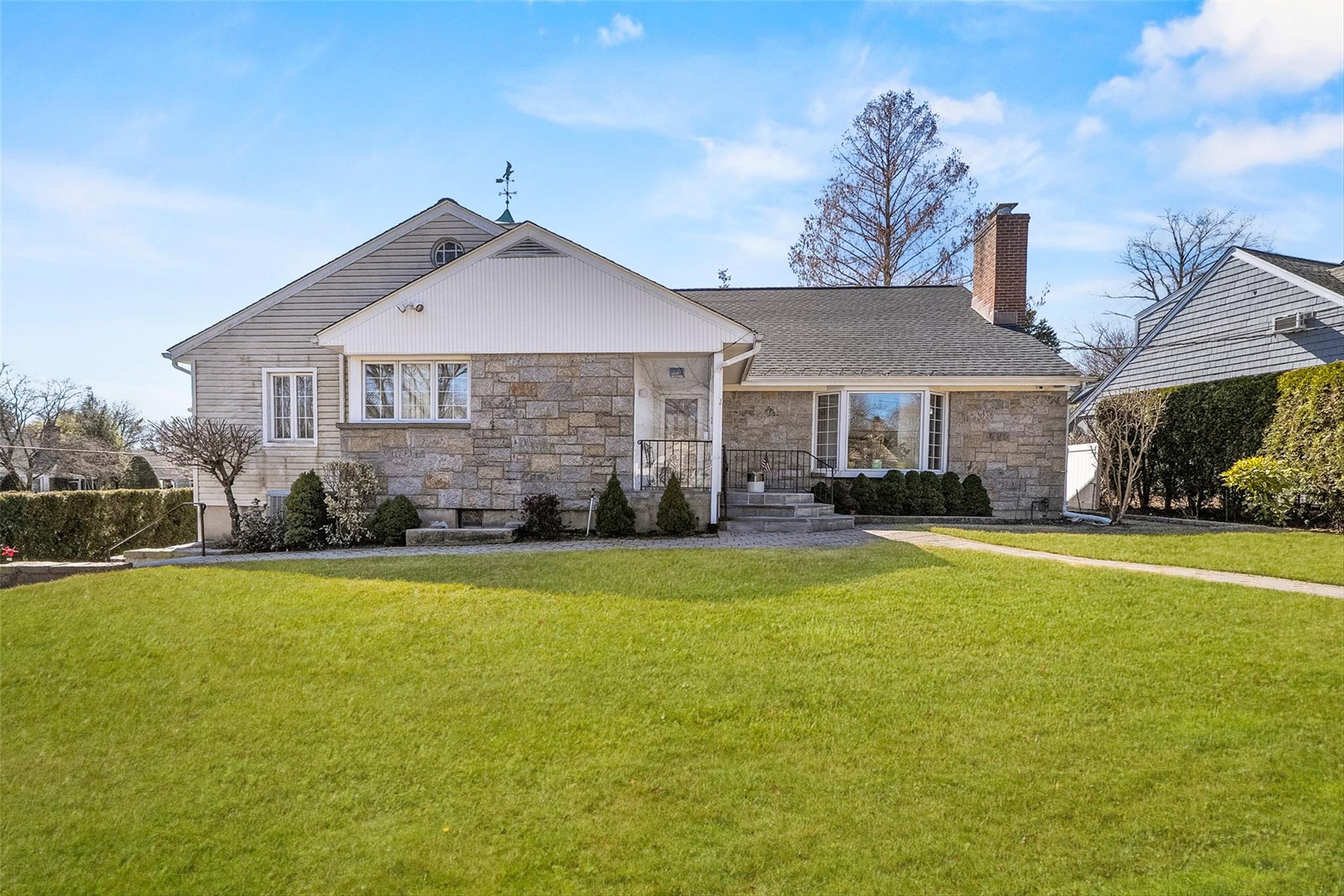 27 Carrigan Avenue, White Plains, New York image 1