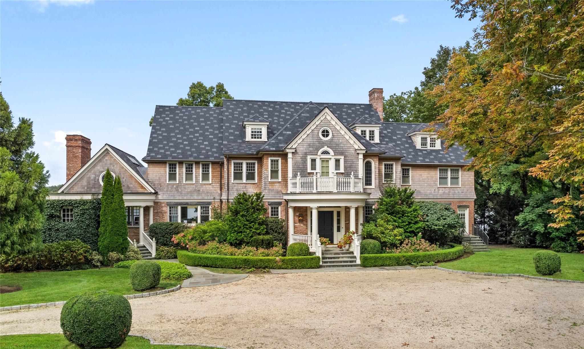 Stuyvesant Avenue, Rye, New York - 6 Bedrooms  
8 Bathrooms  
10 Rooms - 