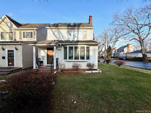 257-17 Pembroke Avenue, Great Neck, NY 11020 - MLS#: 948275