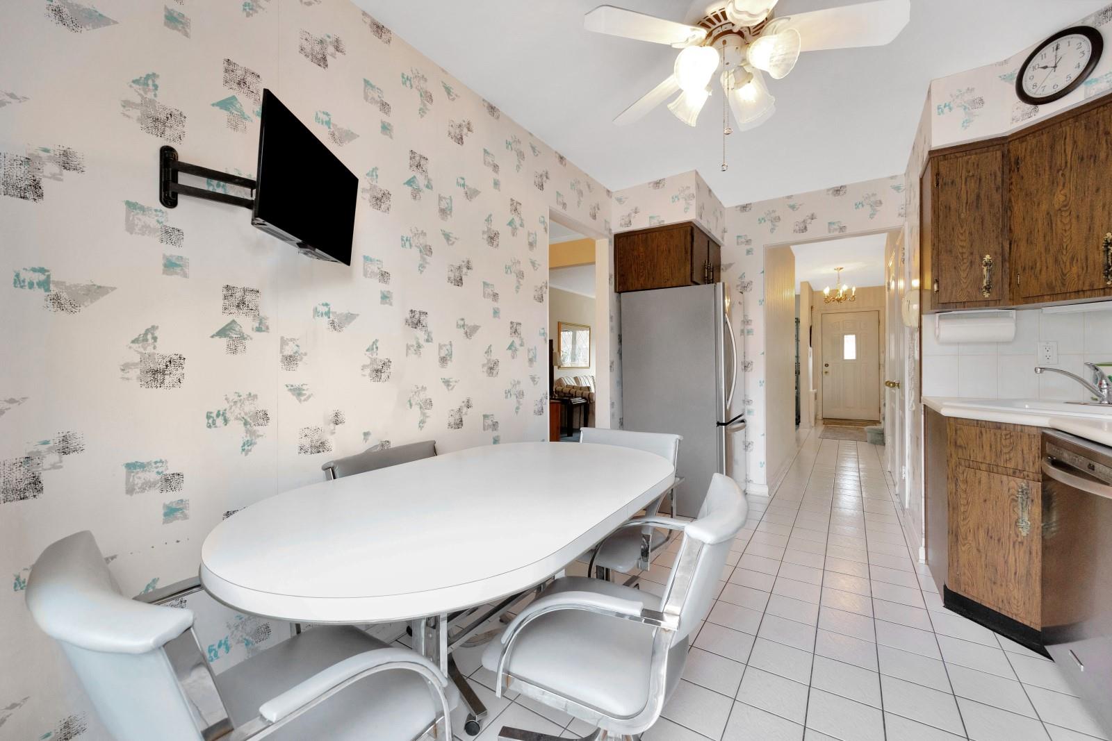 63-36 W 72 Street, Middle Village, New York image 11