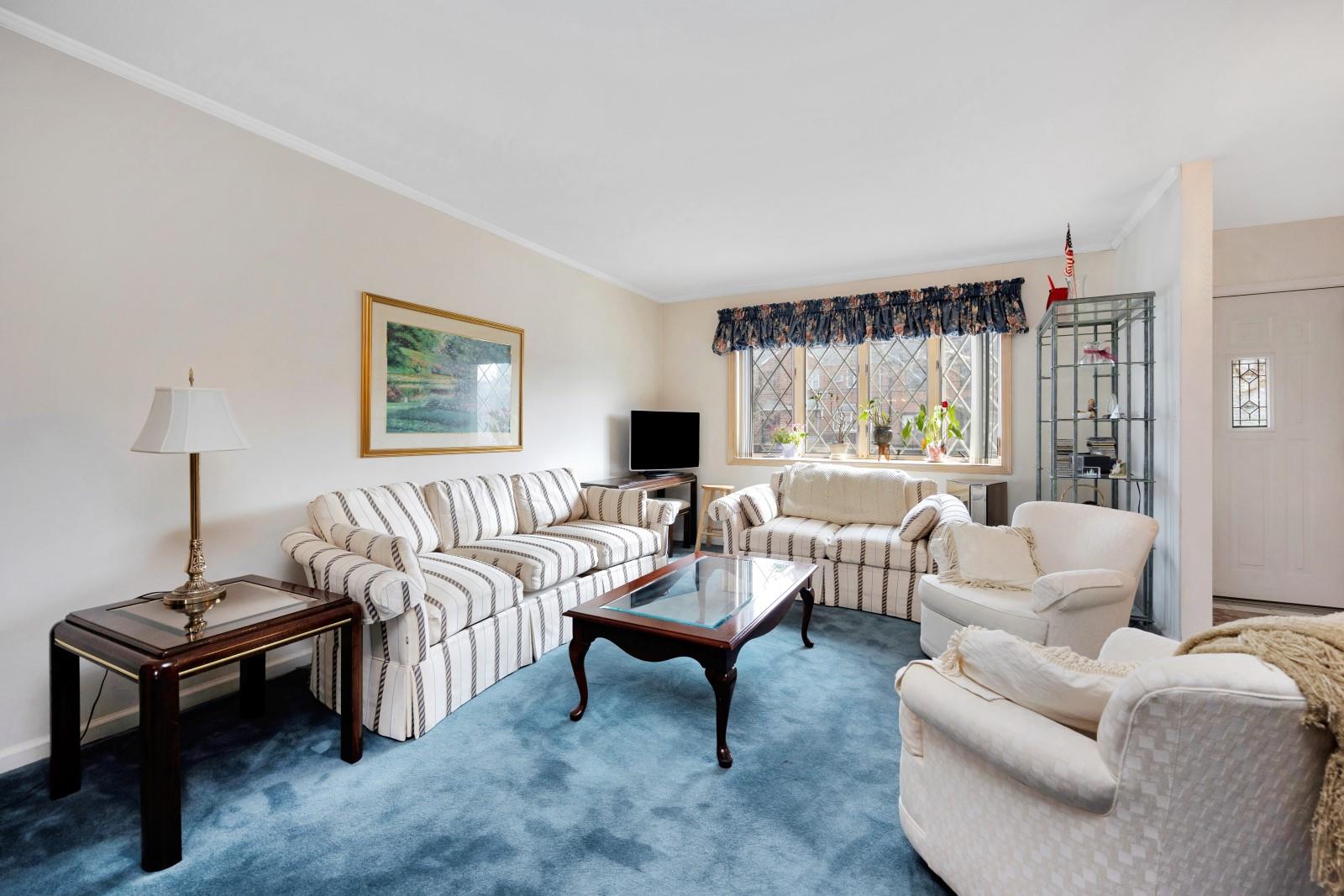 63-36 W 72 Street, Middle Village, New York image 5