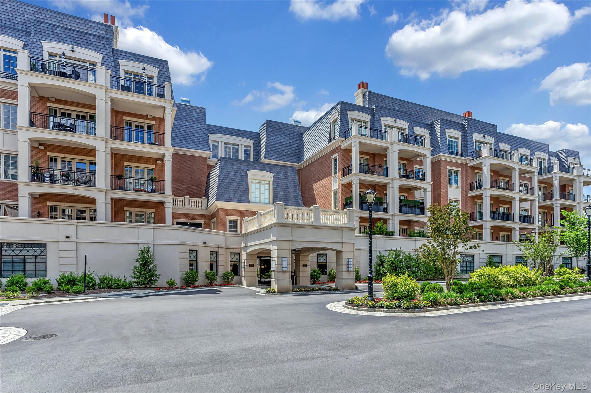 6000 Royal Court 6307