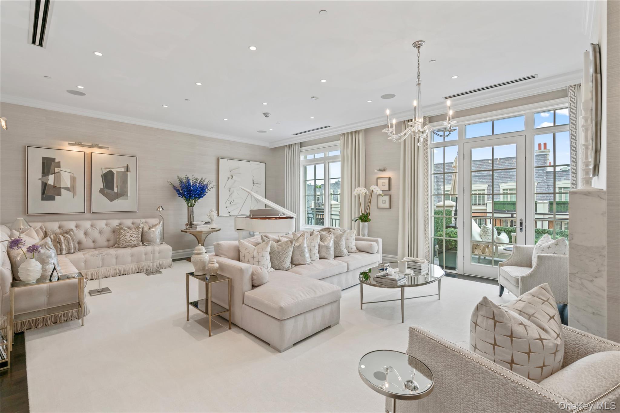 6000 Royal Court 6307