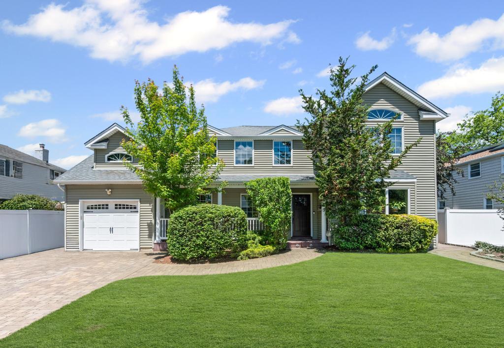 1 Darwin Drive, Merrick, New York image 1