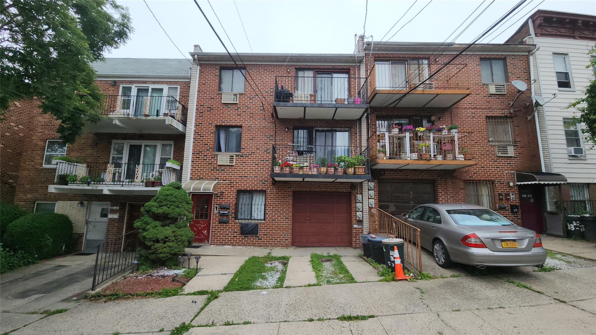 Property for Sale at 82nd Street, Elmhurst, Queens, NY - Bedrooms: 8 
Bathrooms: 5 
Rooms: 17  - $1,698,000