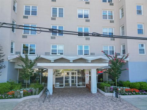 Photo of 522 Shore Road #1MM, Long Beach, NY 11561 (MLS # 908376)