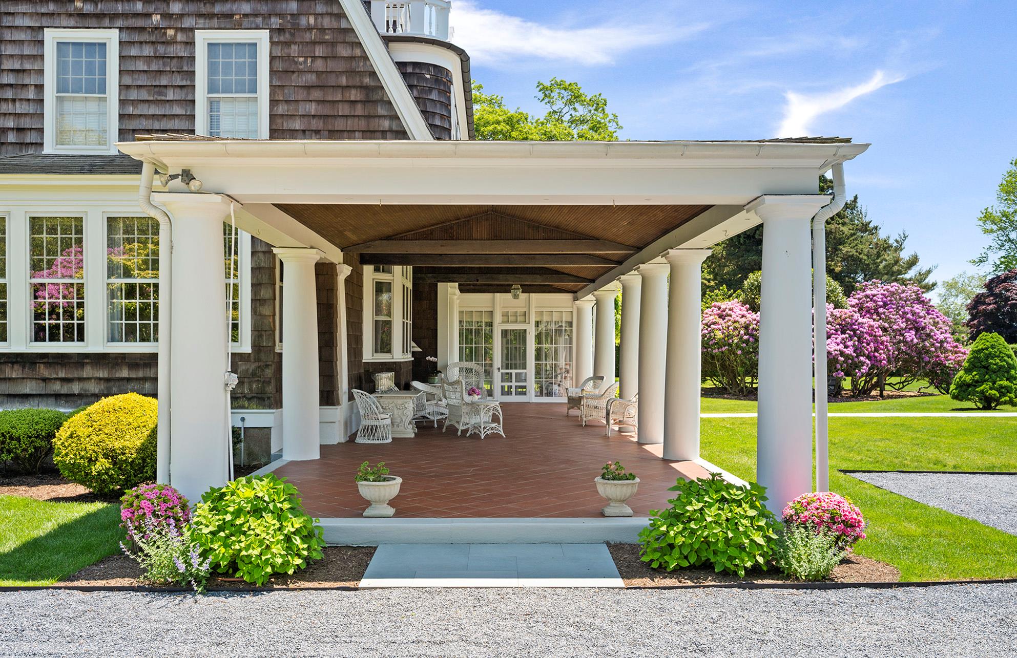 107 Quogue Street