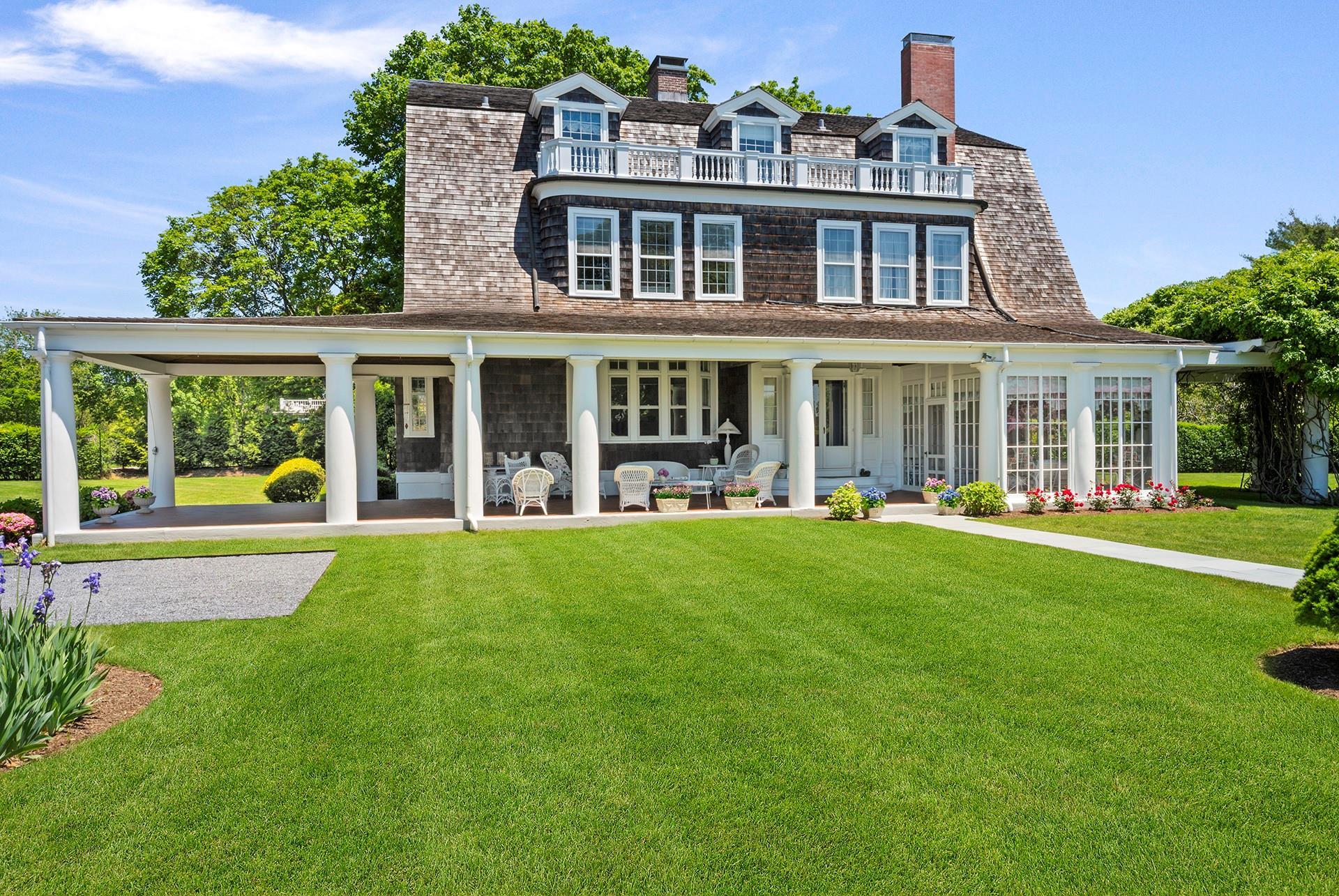 107 Quogue Street
