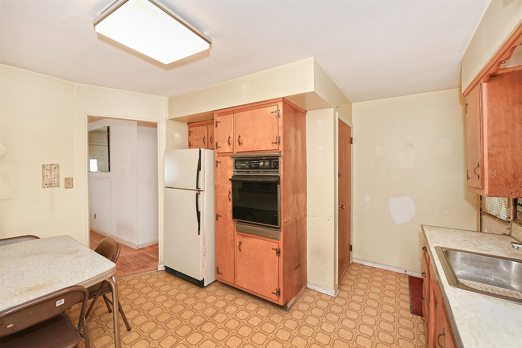 29 Midwood Drive, Plainview, New York image 13