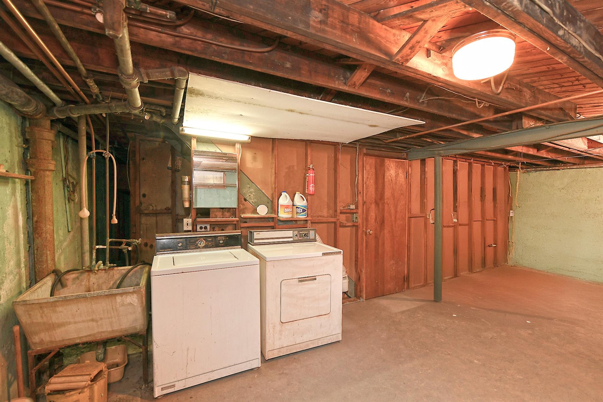 29 Midwood Drive, Plainview, New York image 22