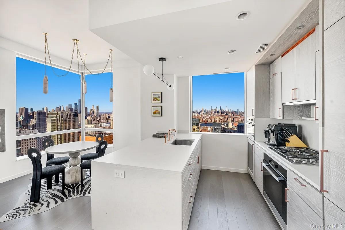 138 Willoughby Street 48A
