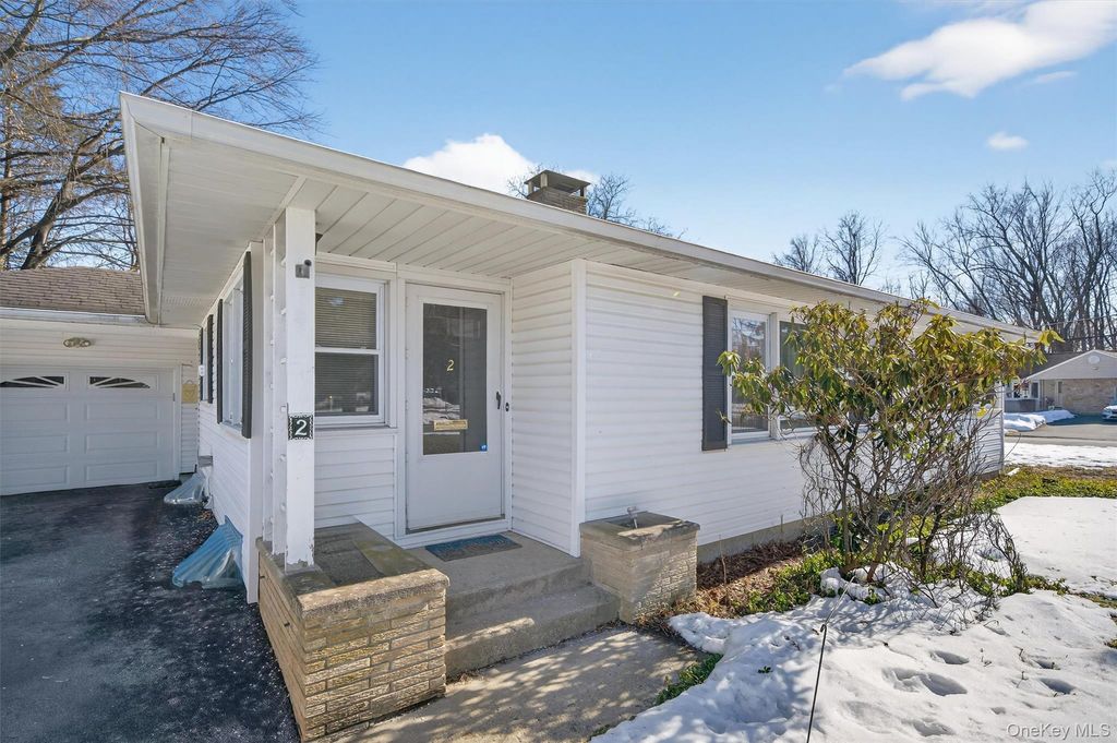 Photo of 2 Thomas Jefferson Place, Middletown, NY 10940 (MLS # 966132)