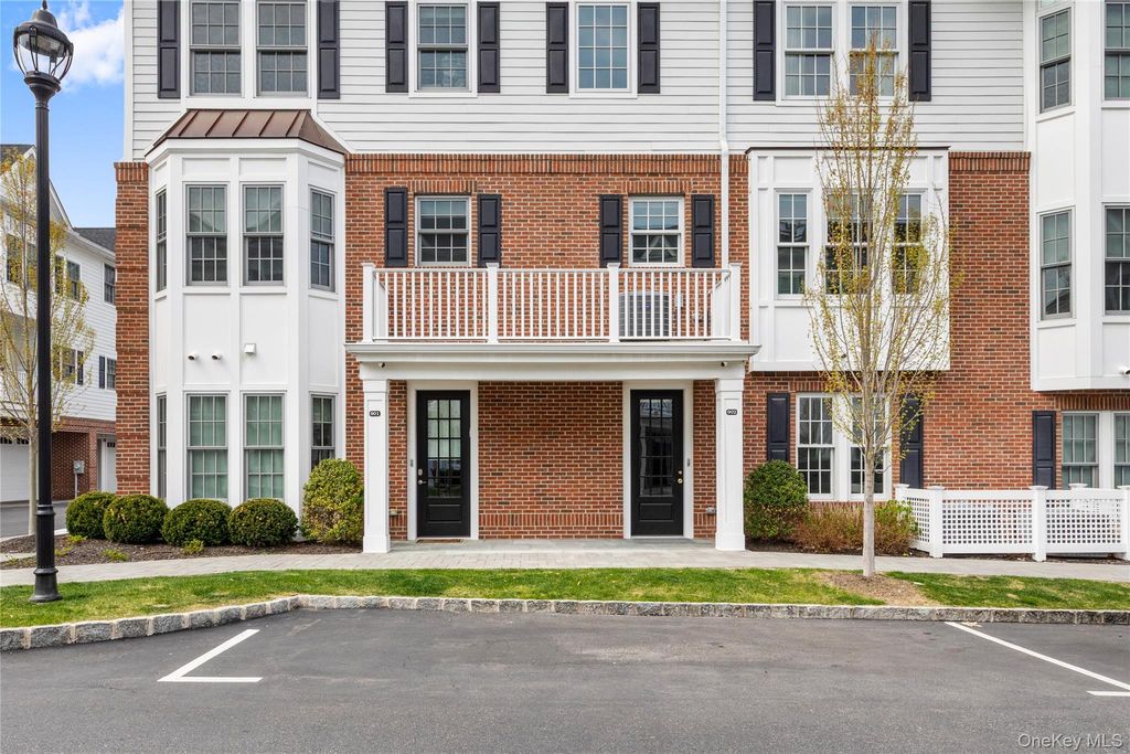 Photo of 902 Mill Creek N, Roslyn, NY 11576 (MLS # 986474)