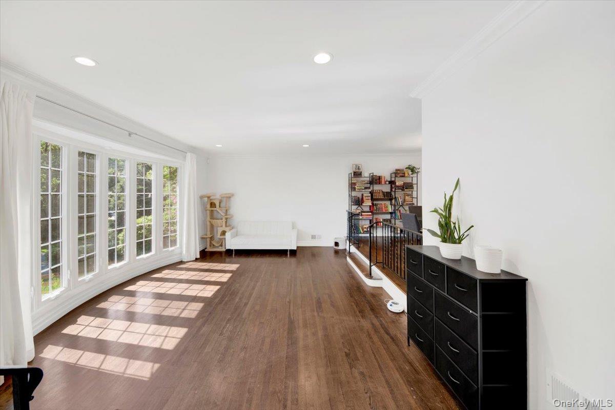 270 Victory Boulevard