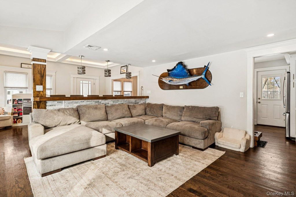 Photo of 2 Oak Street, Smithtown, NY 11787 (MLS # 956479)