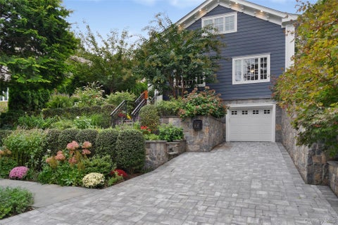 Photo of 4108 Orient Avenue, Douglaston, NY 11363 (MLS # 1067102)