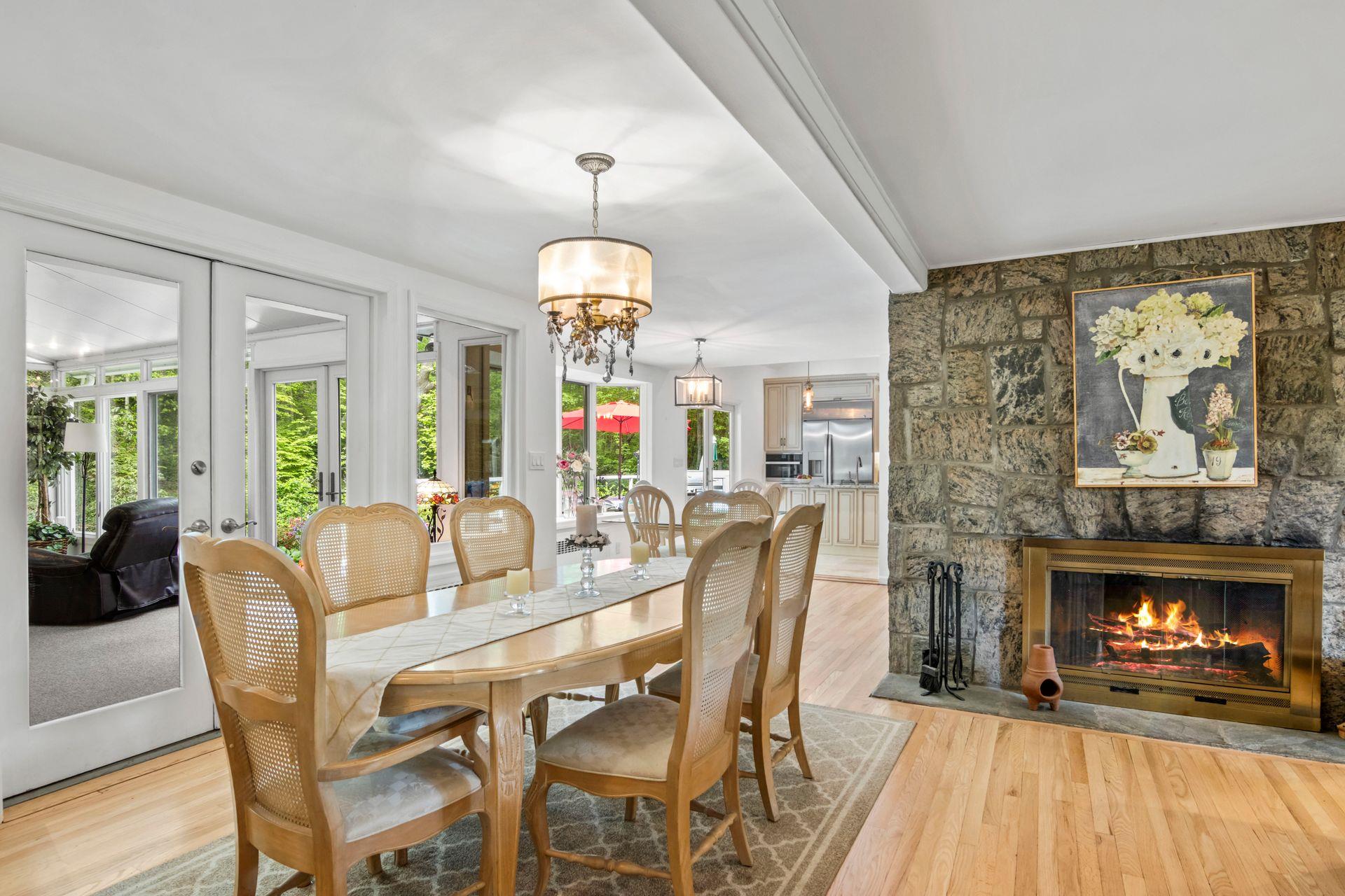 22 Overbrook Drive, Centerport, New York image 9