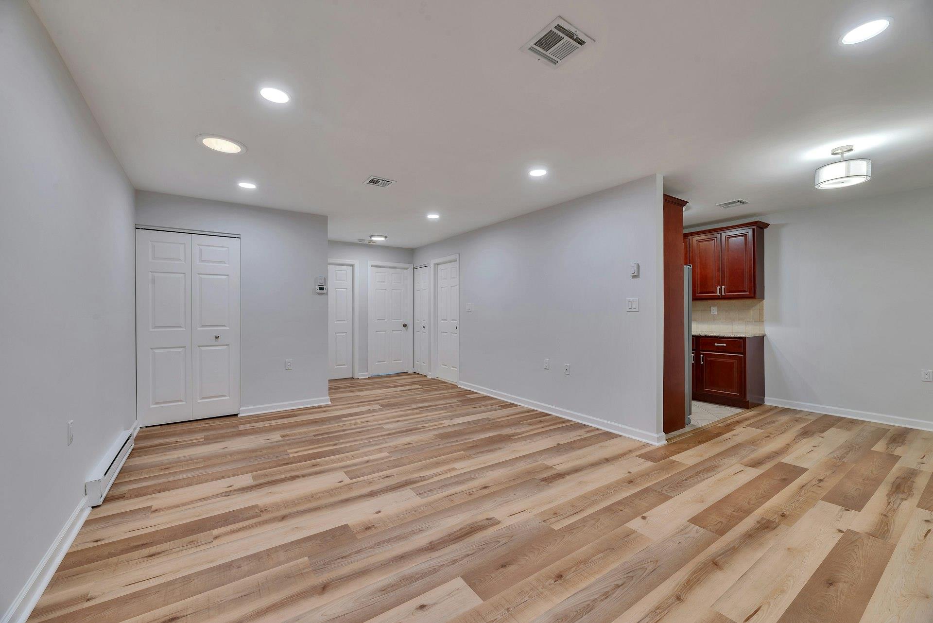 305C Torquay Court, Ridge, New York image 5