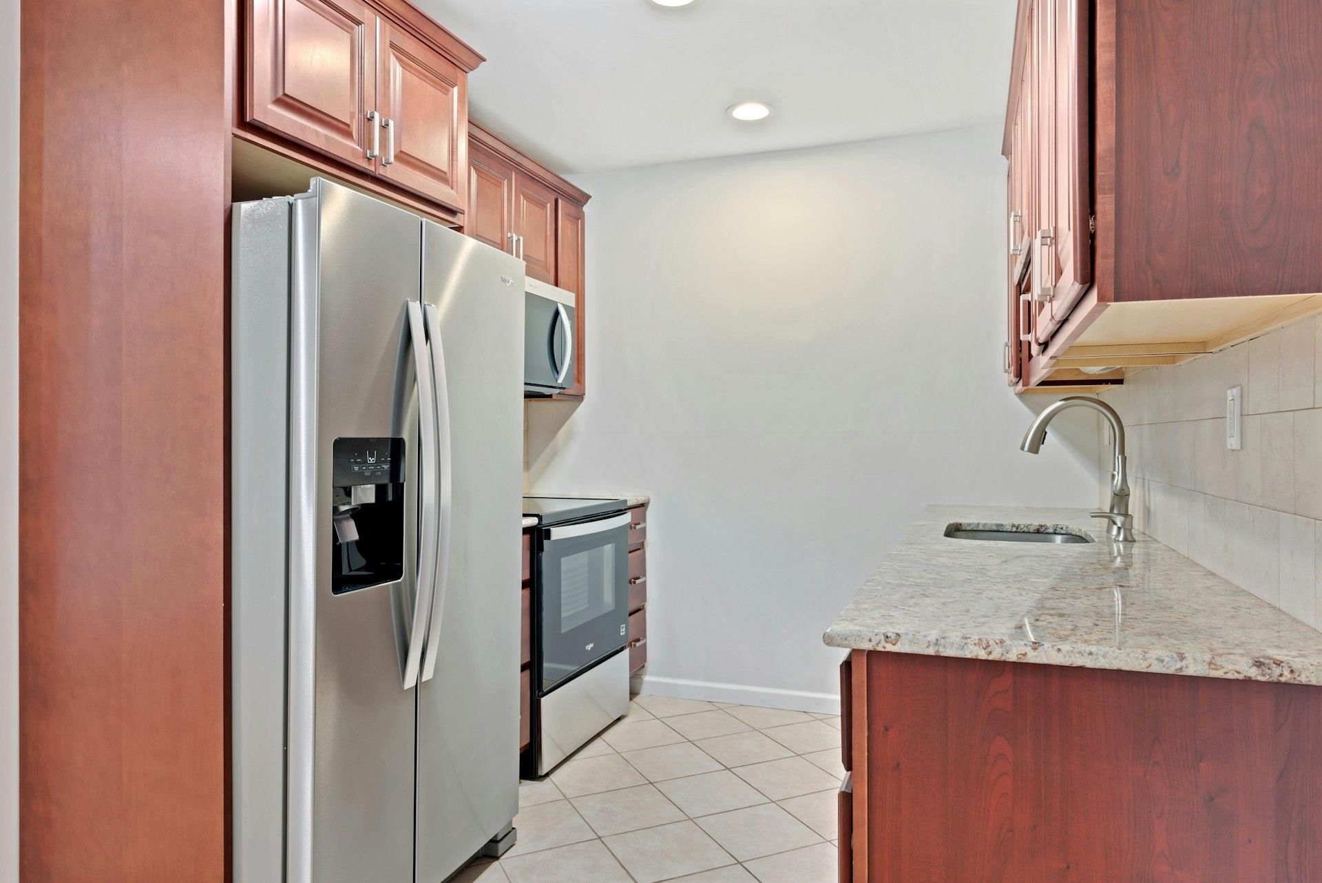 305C Torquay Court, Ridge, New York image 7