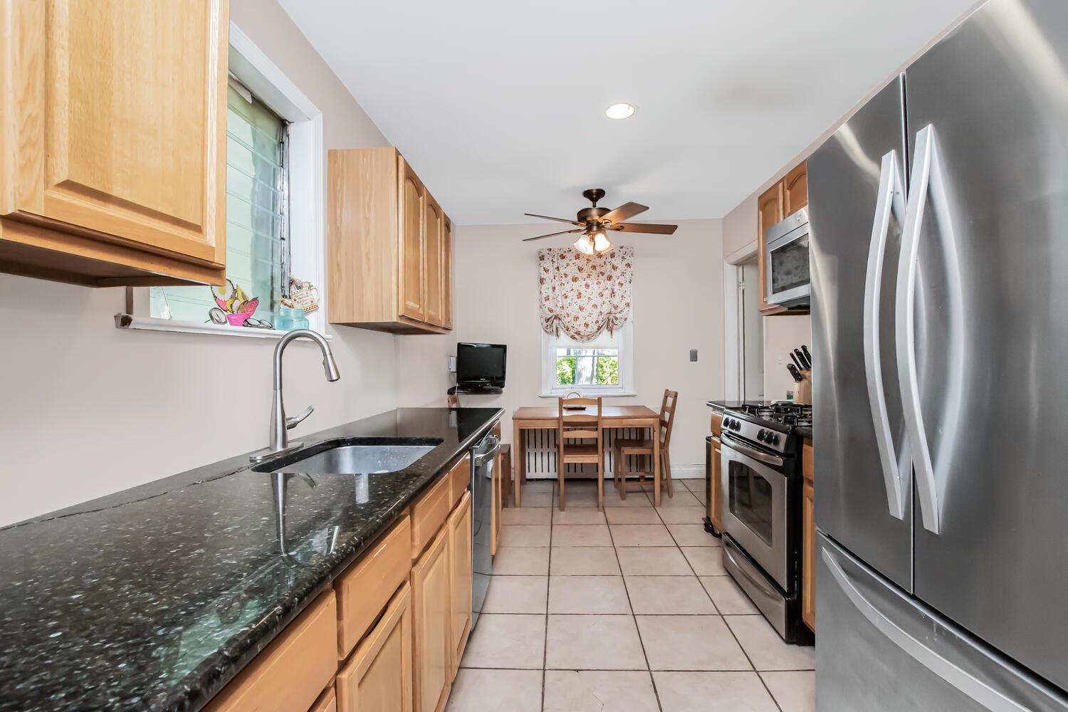 42 Cumberland Drive, Yonkers, New York image 8