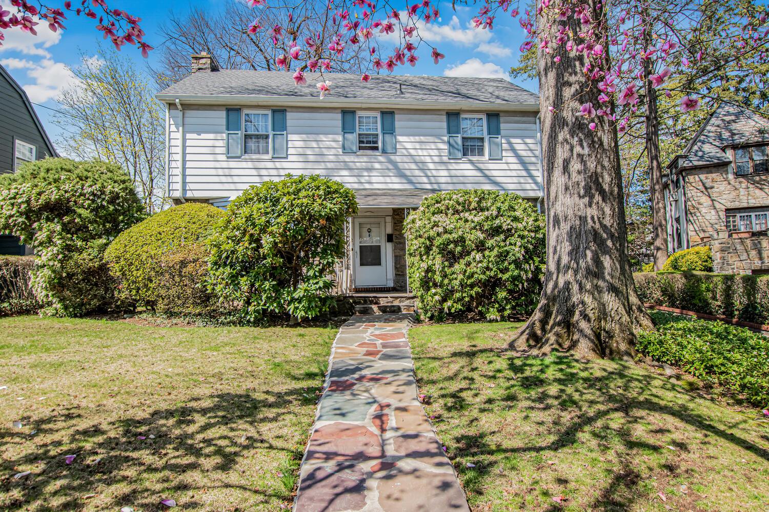 42 Cumberland Drive, Yonkers, New York image 1