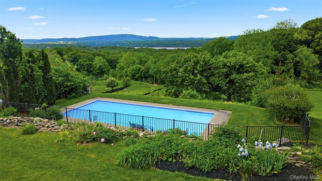 Photo of 13 Spy Glass Lane, Staatsburg, NY 12580 (MLS # 998036)