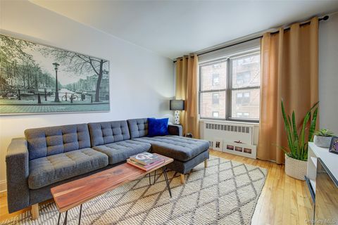 Homes For Sale - 34-20 78th Street #3F<br/> Jackson Heights, NY 11372