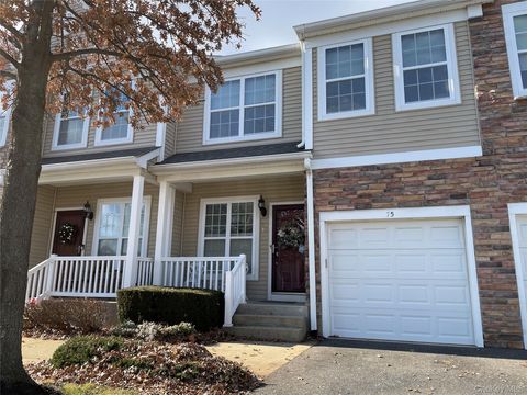 75 Warwick Drive Massapequa NY 11758