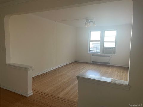118-14 83rd Avenue 3G Kew Gardens NY 11415