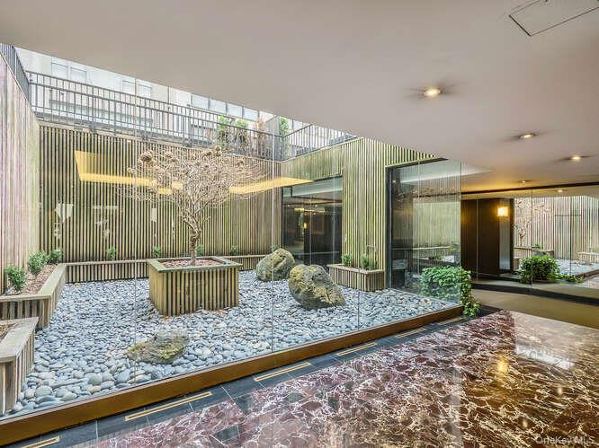 225 E 57th Street 1L