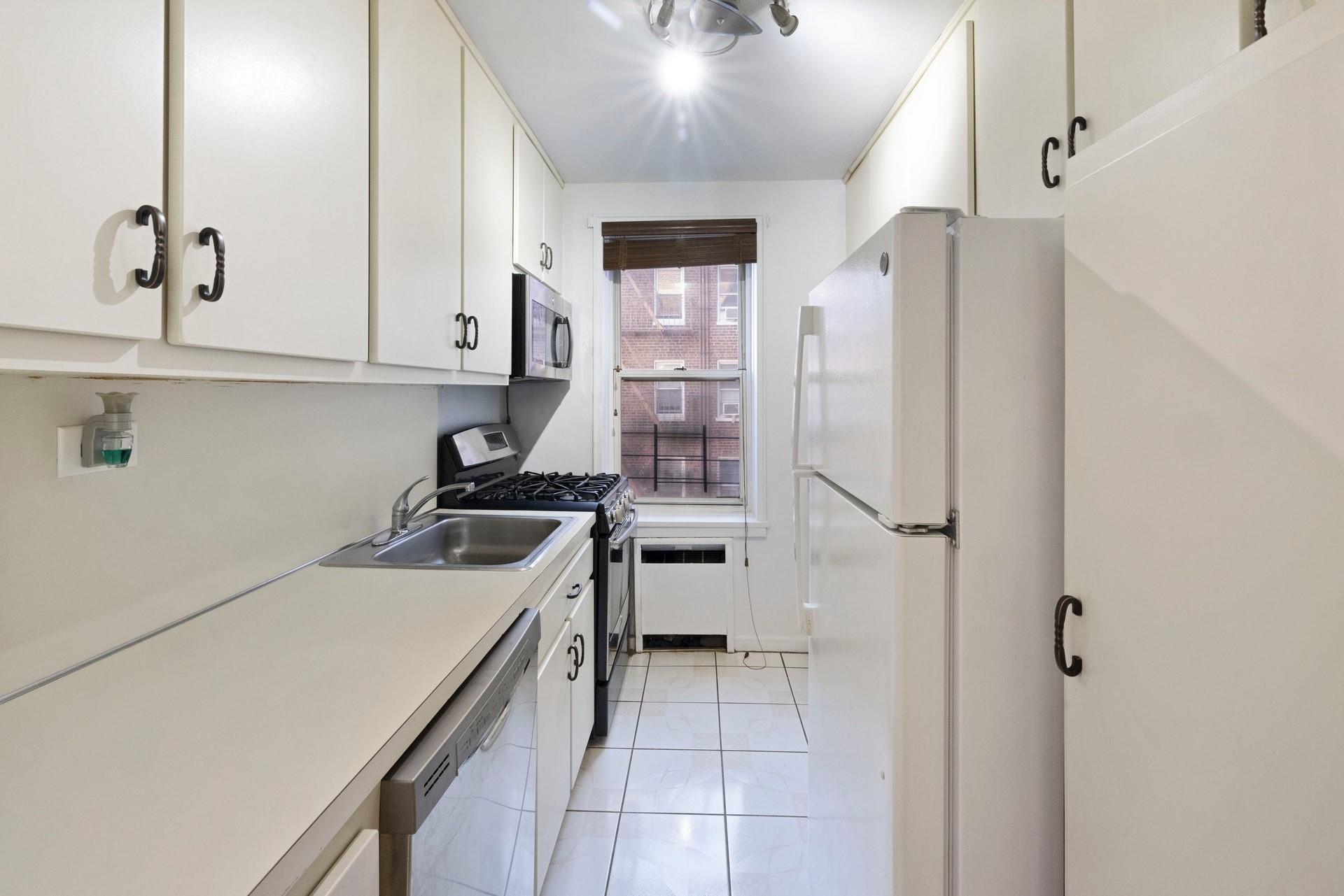 72-61 113 Street #5D, Forest Hills, New York image 7