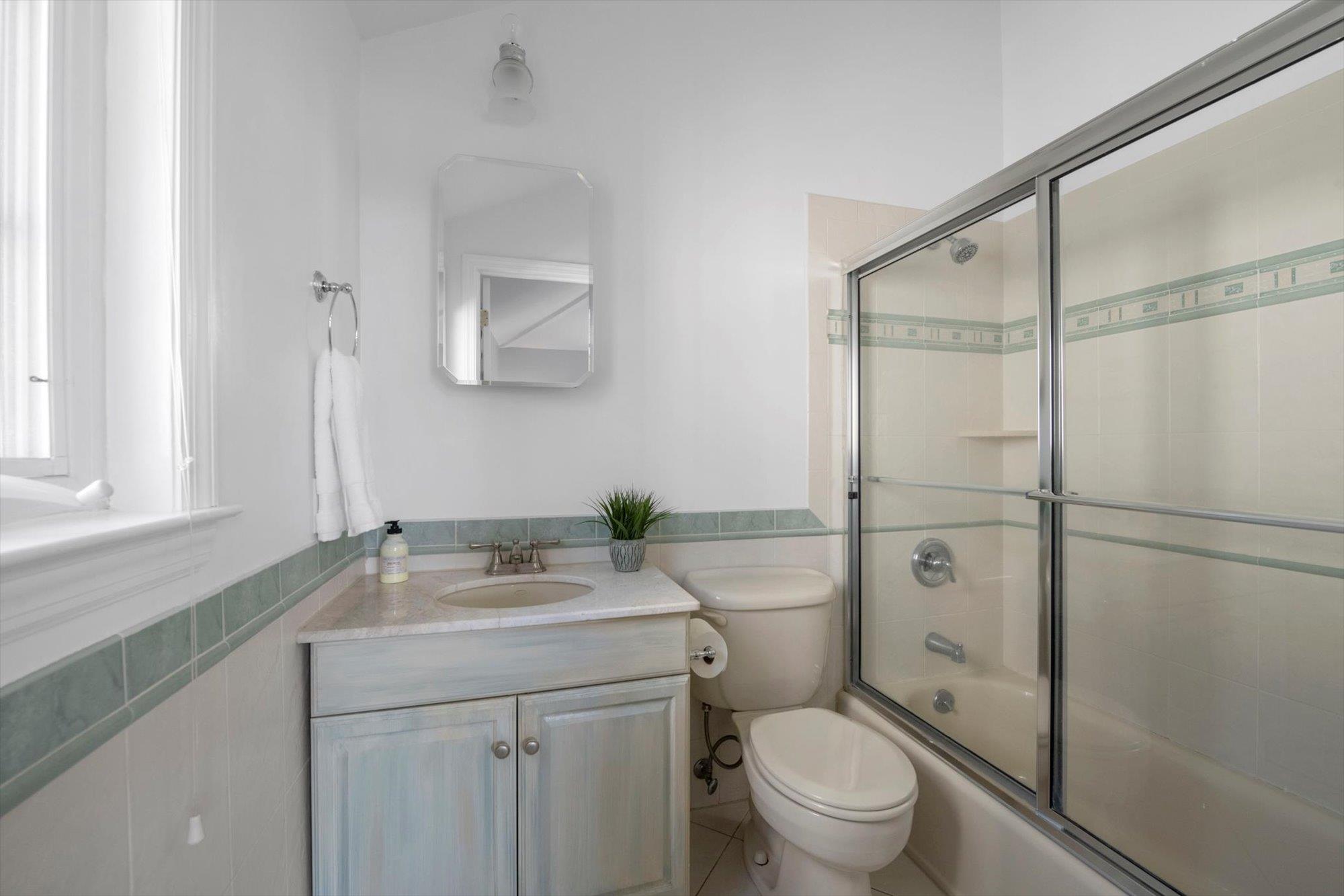 95 Bayview Avenue, Port Washington, New York image 22