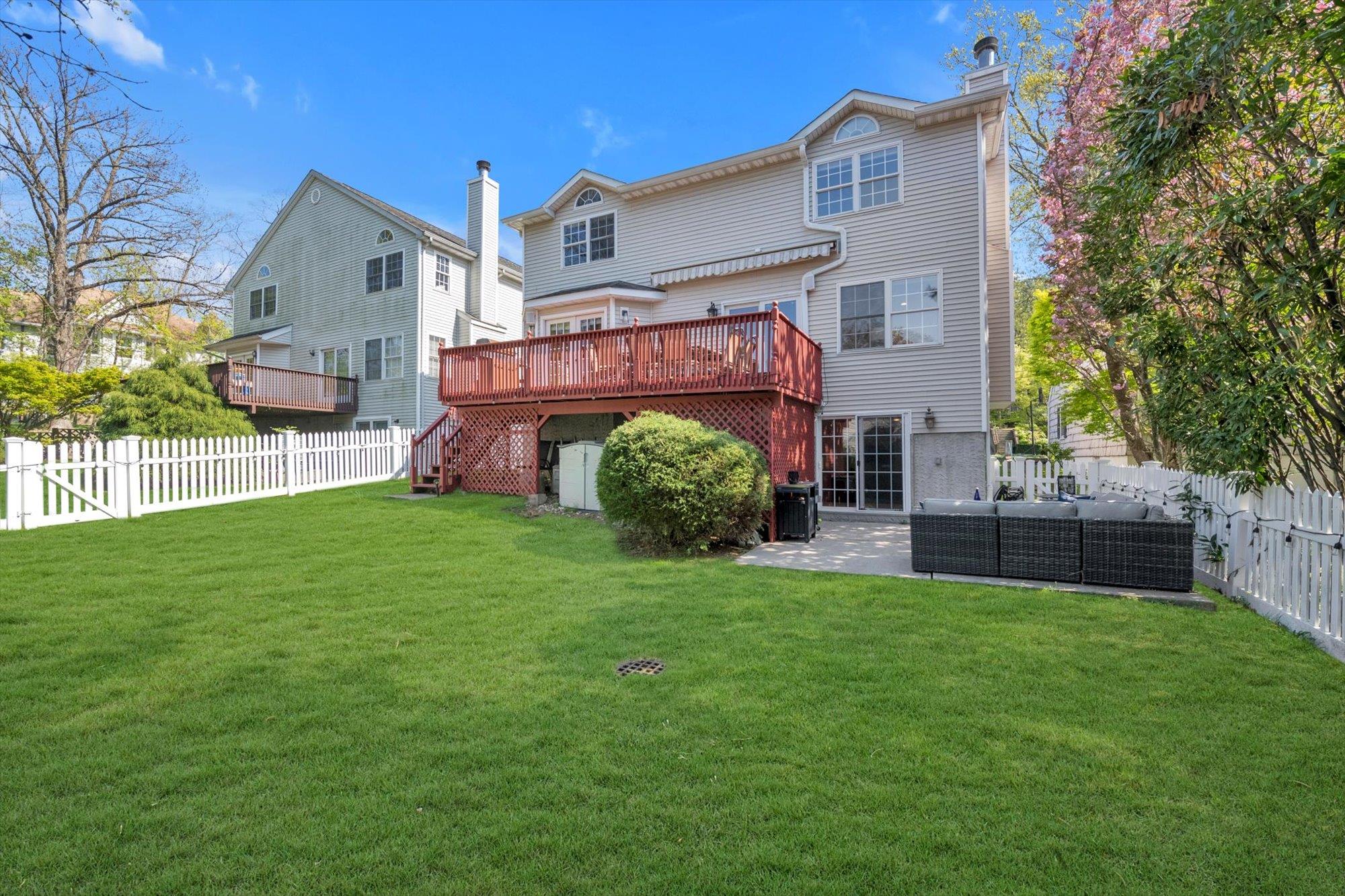 95 Bayview Avenue, Port Washington, New York image 32