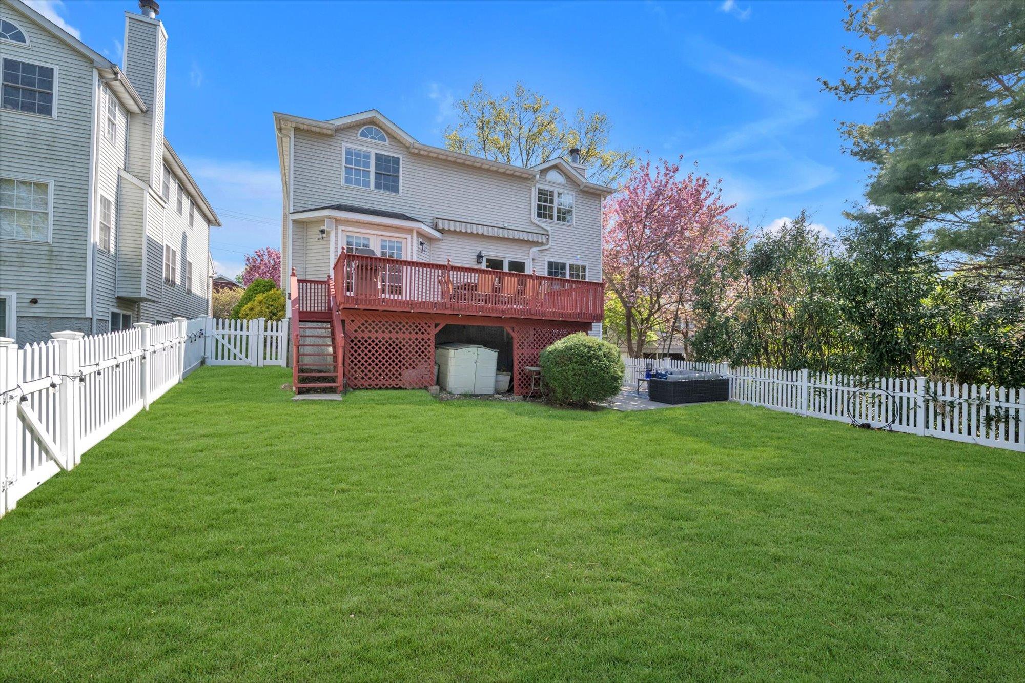 95 Bayview Avenue, Port Washington, New York image 31