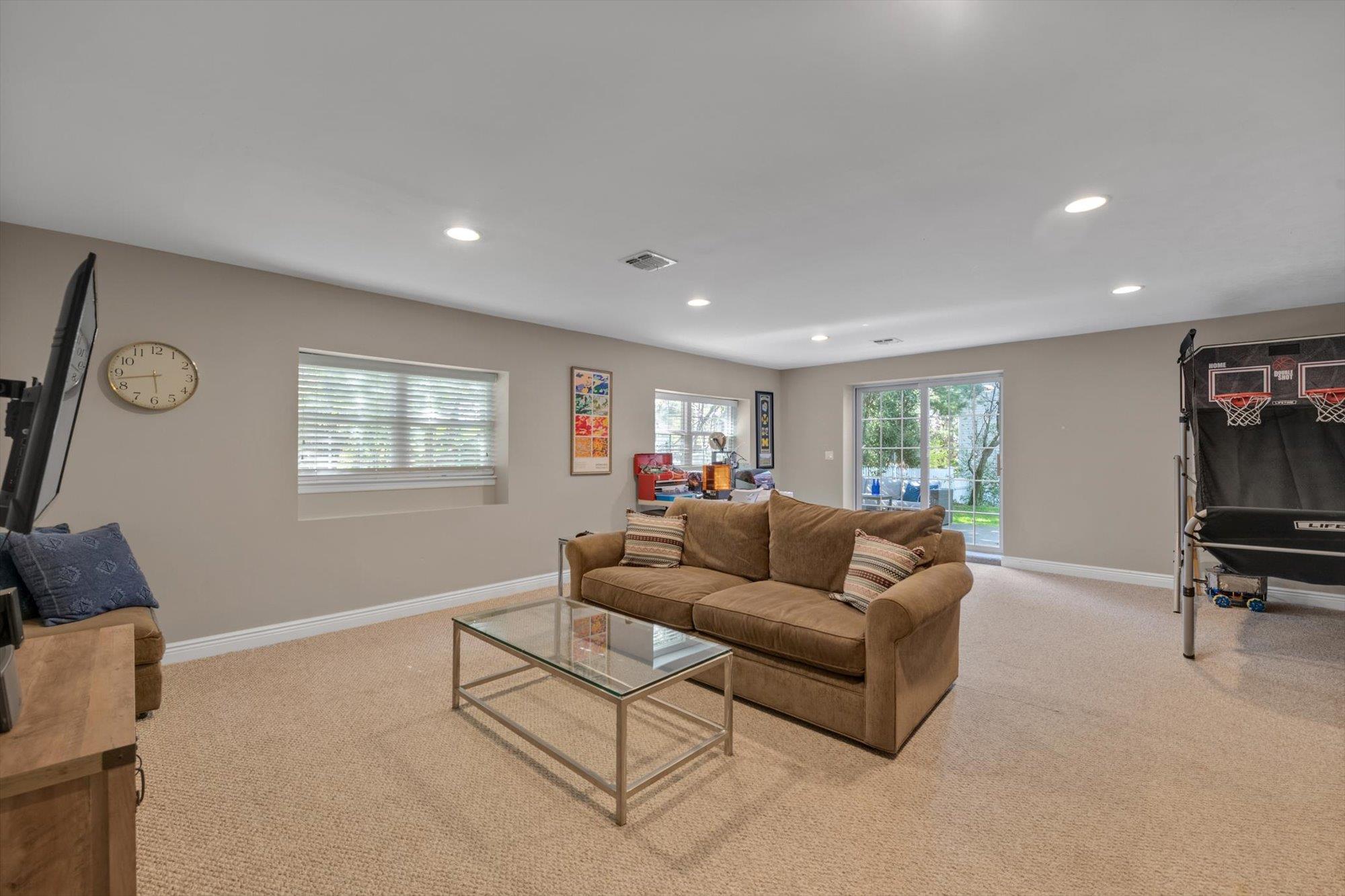 95 Bayview Avenue, Port Washington, New York image 25