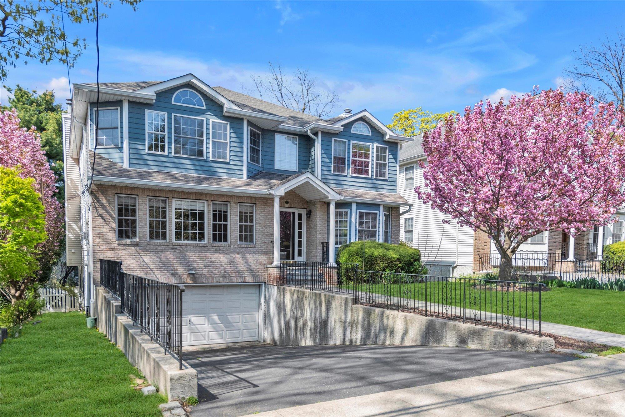 95 Bayview Avenue, Port Washington, New York image 2