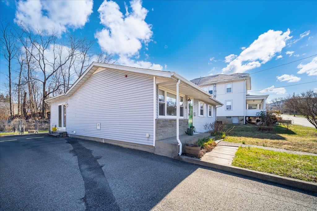 18 Verplanck Avenue, Beacon, New York image 36