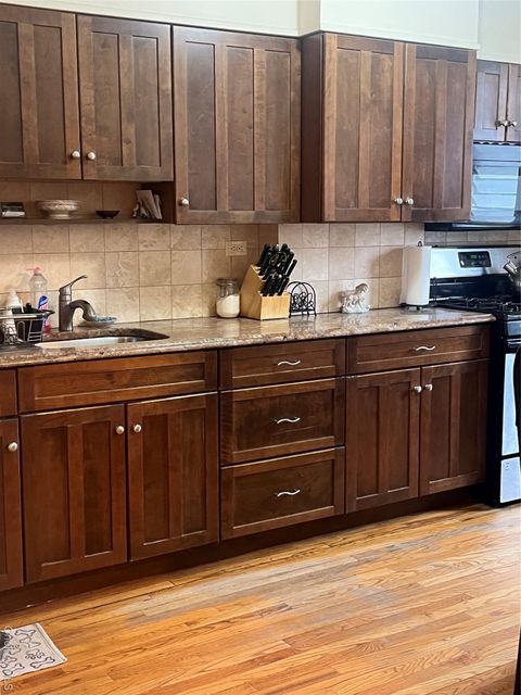 Multifamily For Sale - 62-18 60 Drive<br/> Maspeth, NY 11378