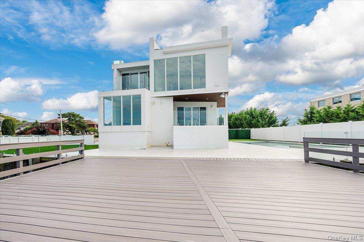 Atlantic Beach, New York 11509, United States, 7 Bedrooms Bedrooms, ,6 BathroomsBathrooms,Residential,Active,227543