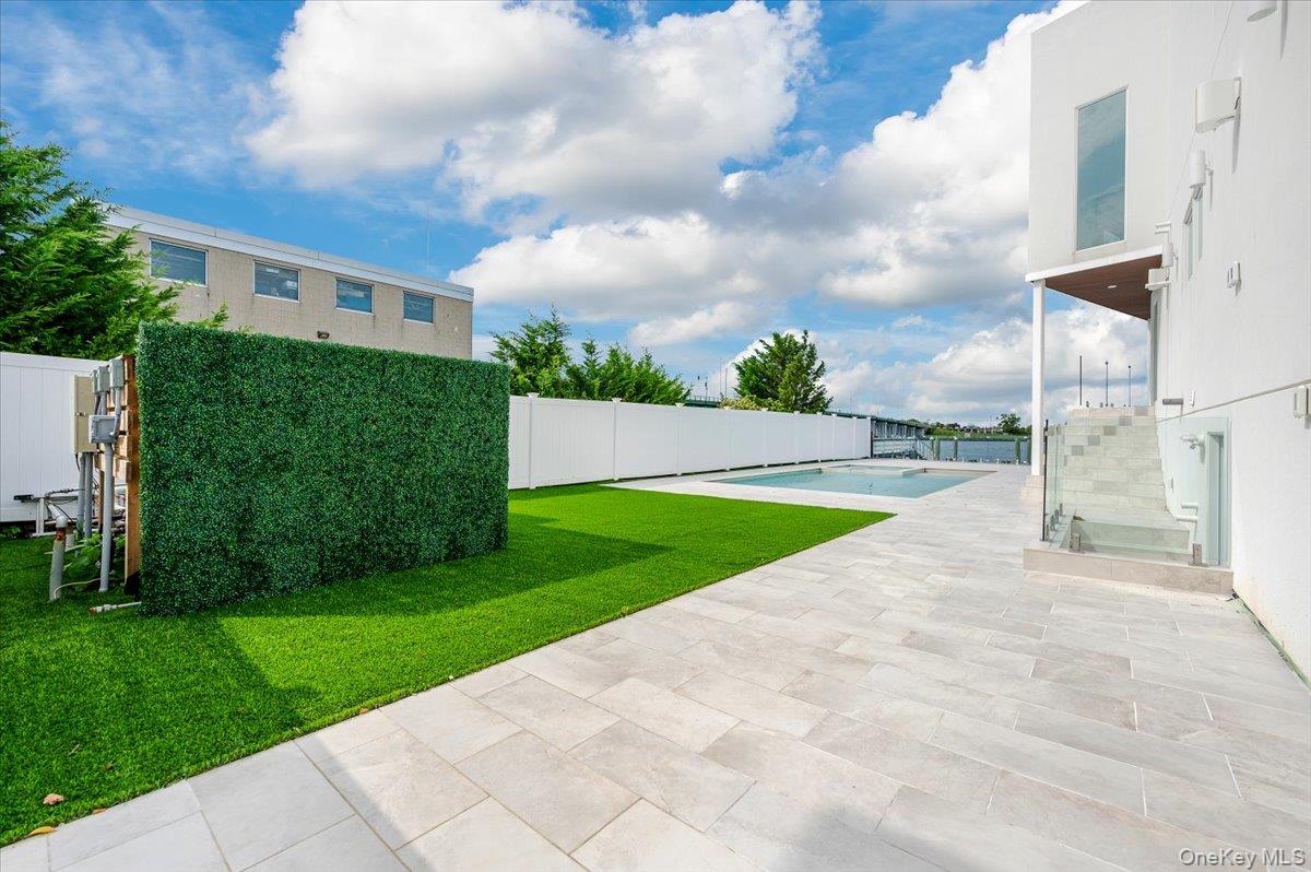 Atlantic Beach, New York 11509, United States, 7 Bedrooms Bedrooms, ,6 BathroomsBathrooms,Residential,Active,227543