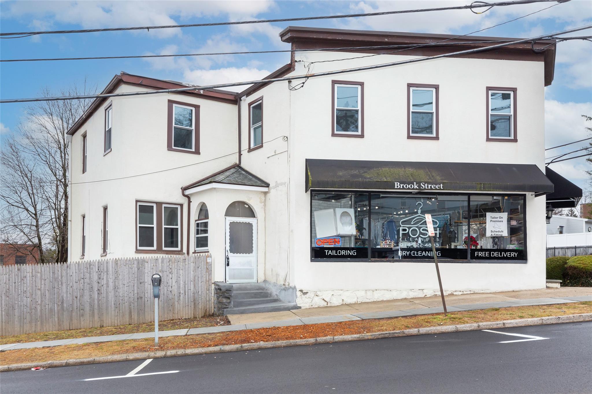 Rental Property at Brook Street 1, Scarsdale, New York - Bedrooms: 1 
Bathrooms: 2 
Rooms: 4  - $3,000 MO.
