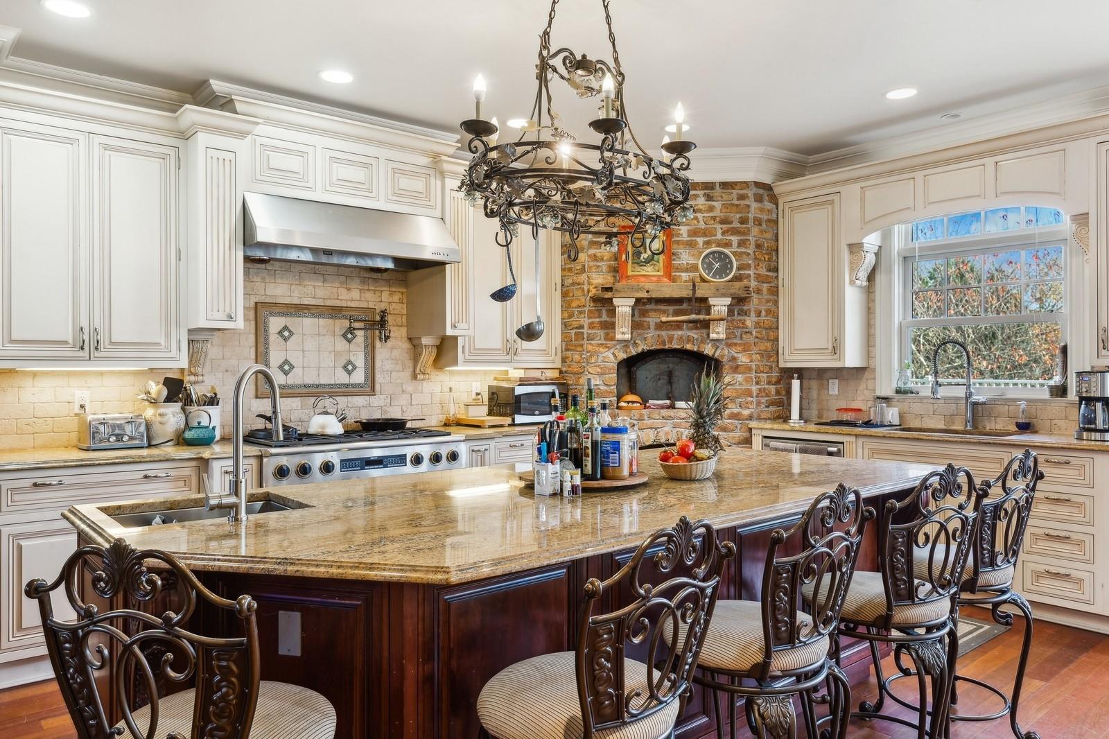 52 Brushy Neck Lane Ln, Westhampton, New York image 11