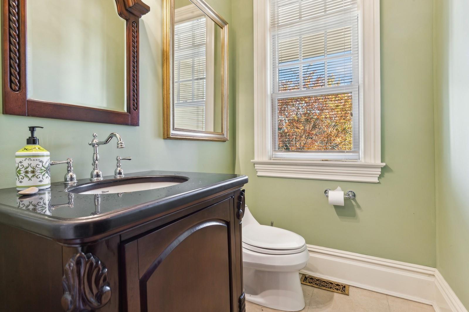 52 Brushy Neck Lane Ln, Westhampton, New York image 33