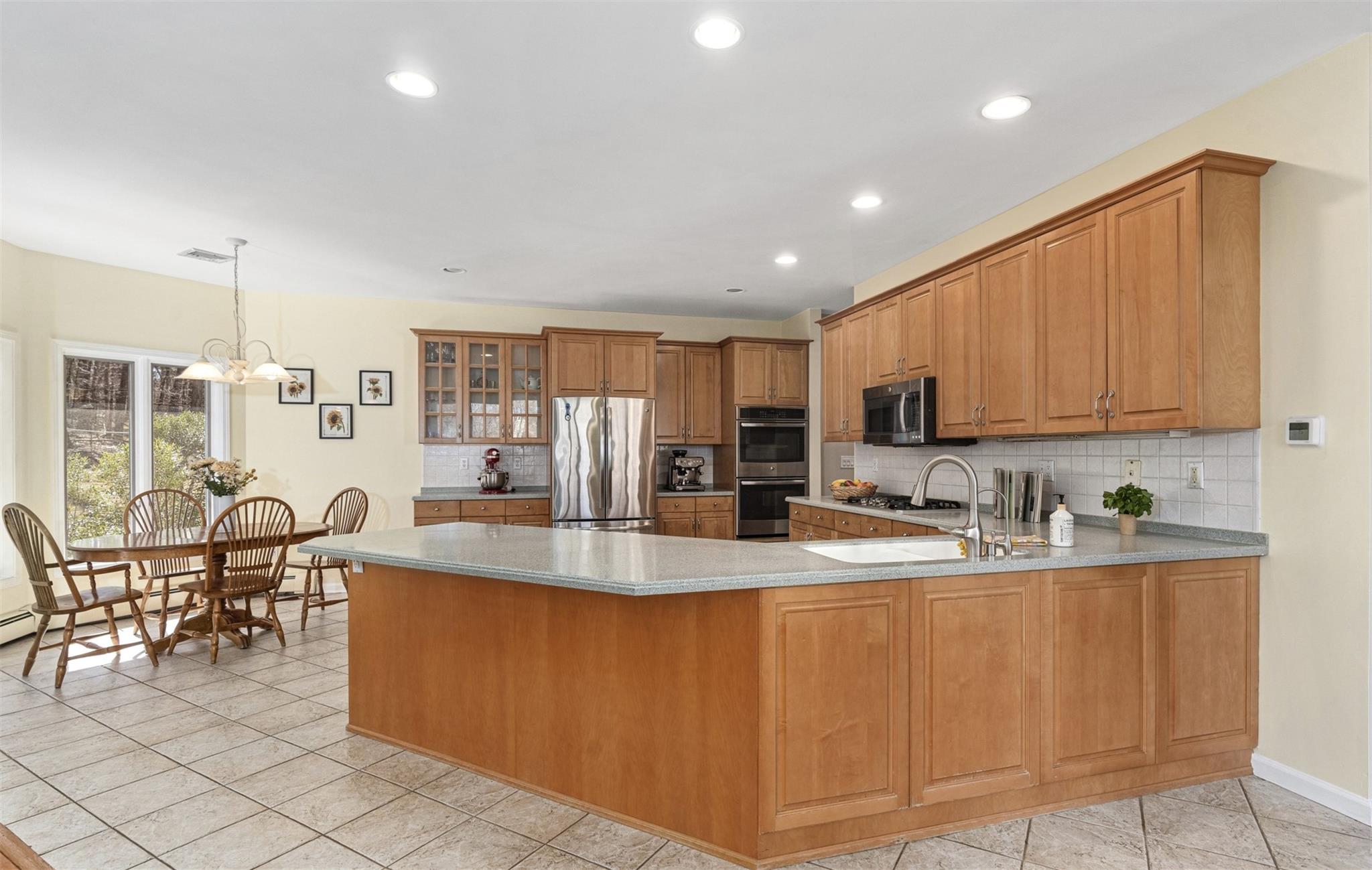 8 Wedge Way, Suffern, New York image 8